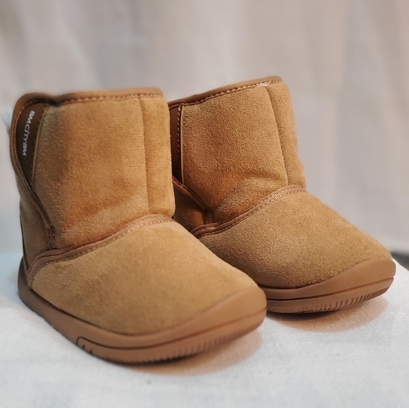 BM City Other - NWOT BMCity Toddler Faux Sueded/Fur Lined Boots - Toddler Size 5